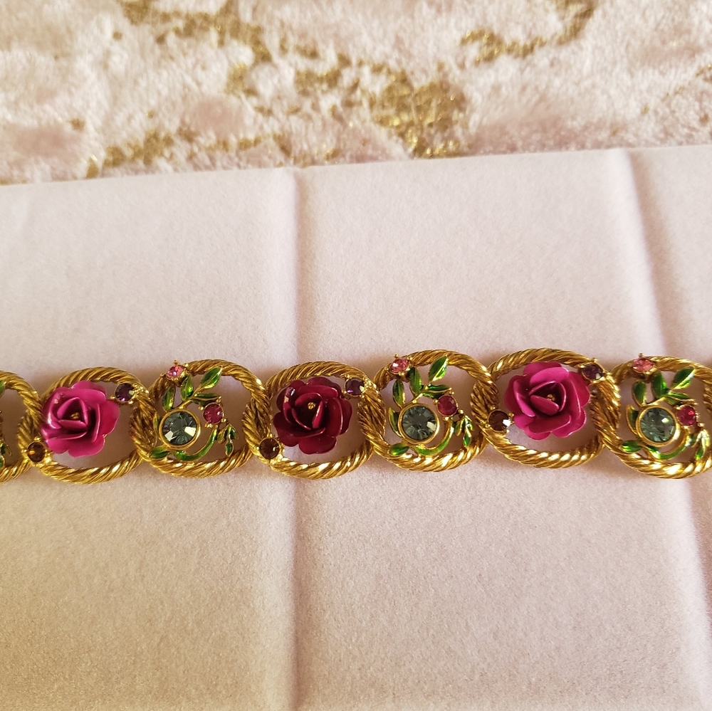 JOAN RIVERS | Roses Bracelet 🌹 - Picture 10 of 17